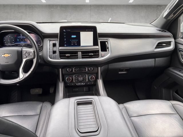 Used 2024 Chevrolet Suburban LT RWD image 3