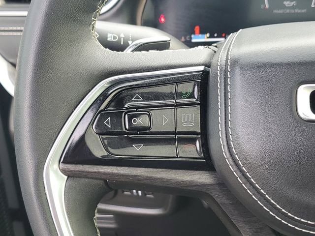 Used 2023 Jeep Grand Cherokee Overland w/ Luxury Tech Group IV image 25