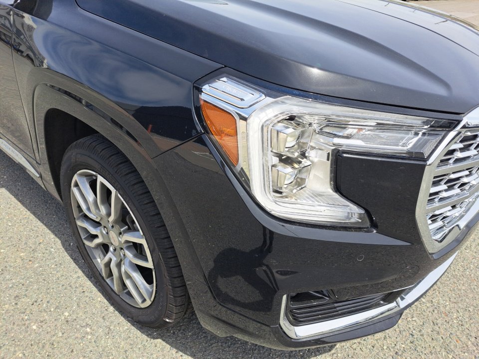 Used 2024 GMC Terrain Denali image 16