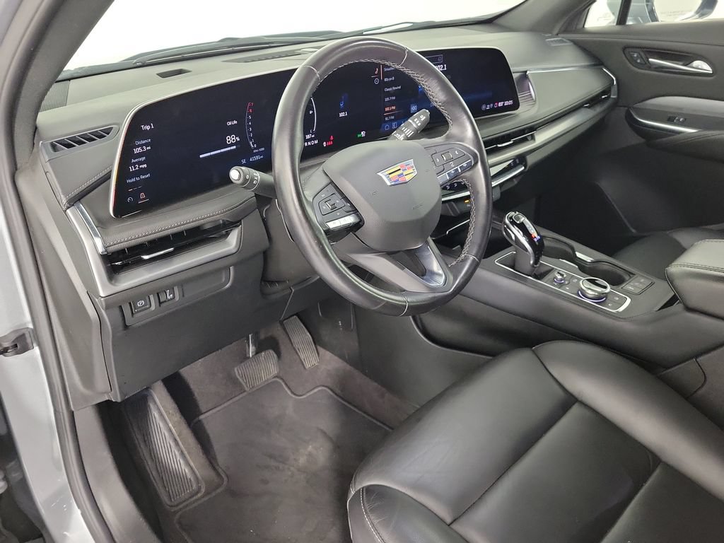 Used 2025 Cadillac XT4 Premium Luxury FWD image 17