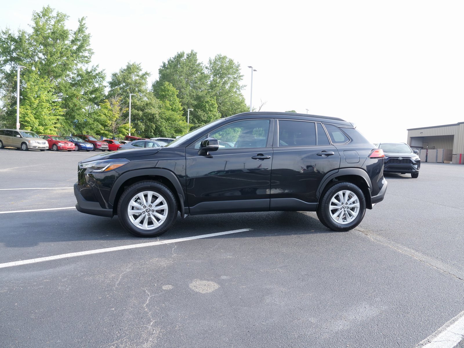 Used 2024 Toyota Corolla Cross LE image 7