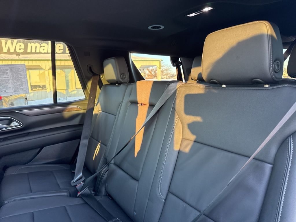 Used 2024 Chevrolet Tahoe Z71 w/ Luxury Package AWD/4WD image 32