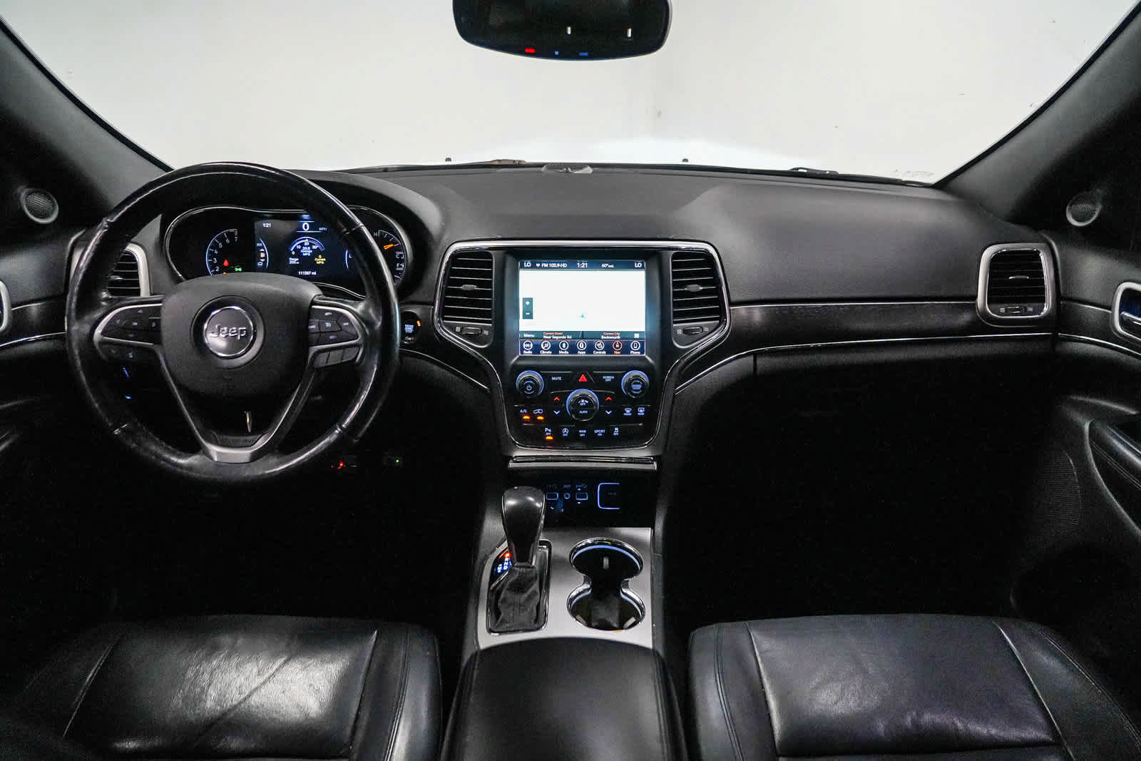 Used 2018 Jeep Grand Cherokee Limited AWD/4WD image 12