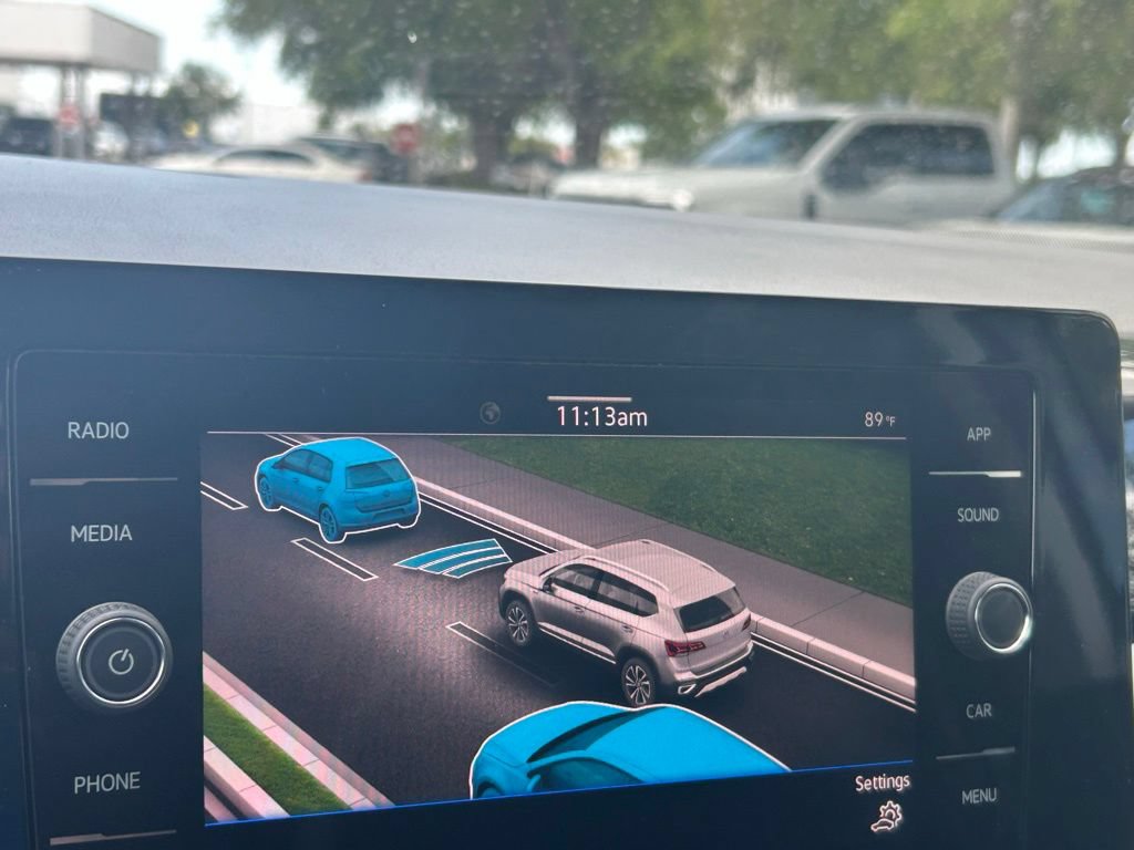 New 2026 Volkswagen Taos SE FWD image 16