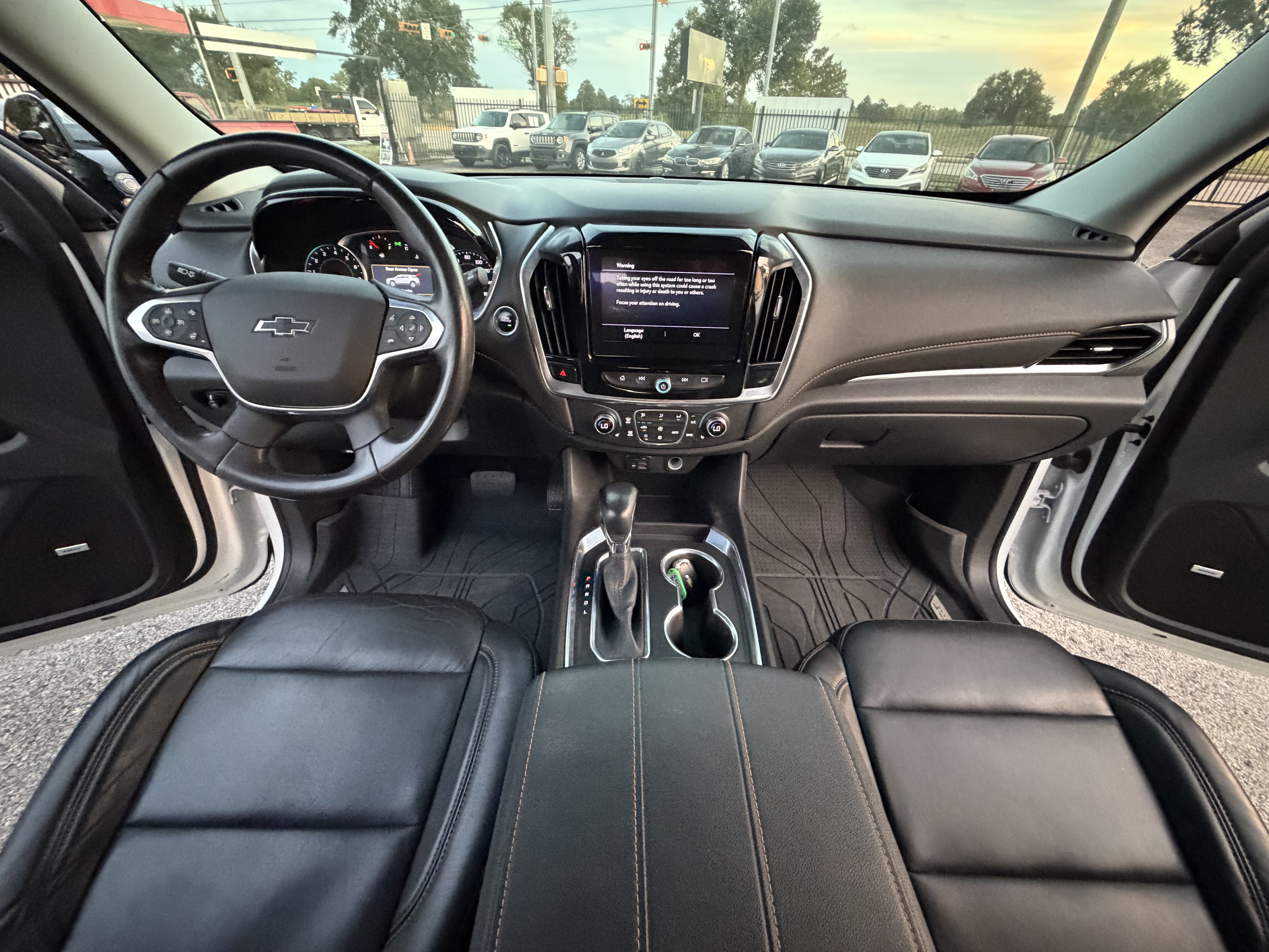 Used 2021 Chevrolet Traverse RS FWD image 32