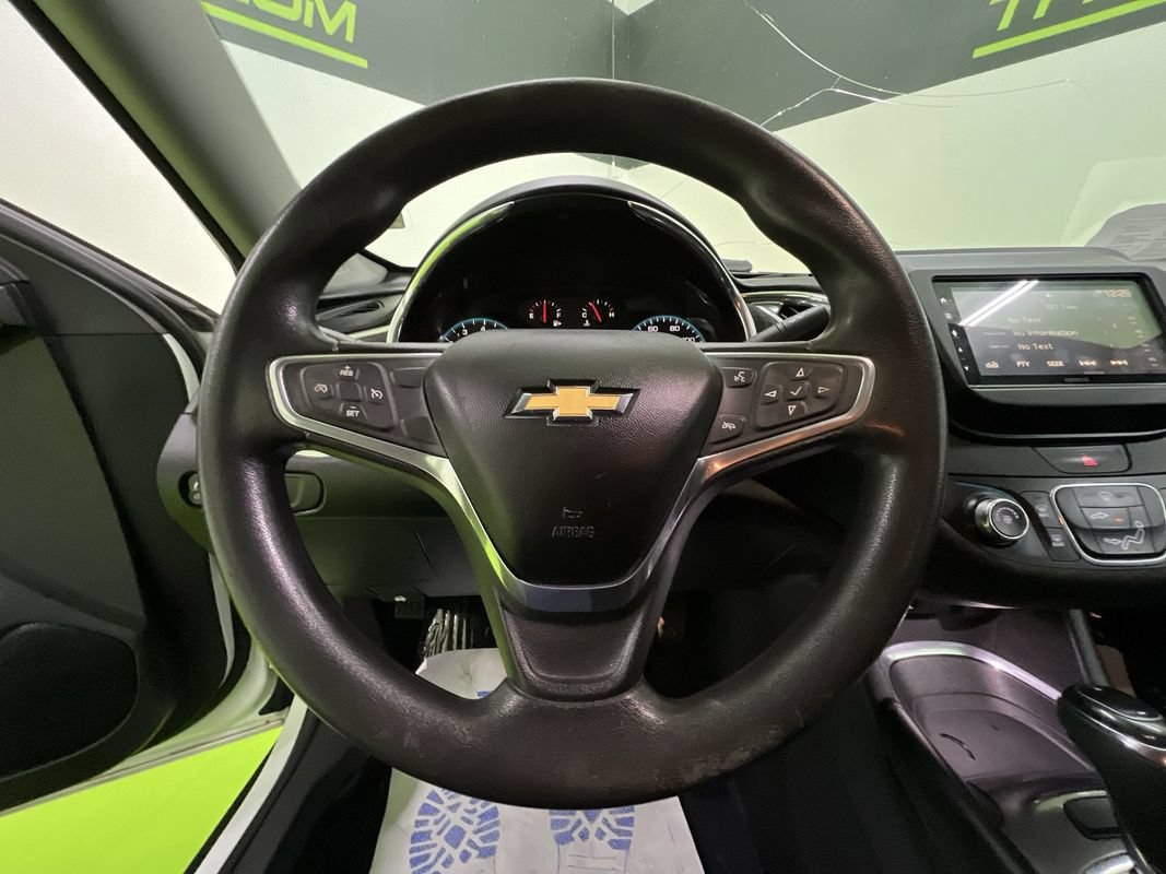Used 2018 Chevrolet Malibu LT FWD image 20