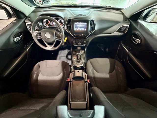 Used 2021 Jeep Cherokee Latitude FWD image 18