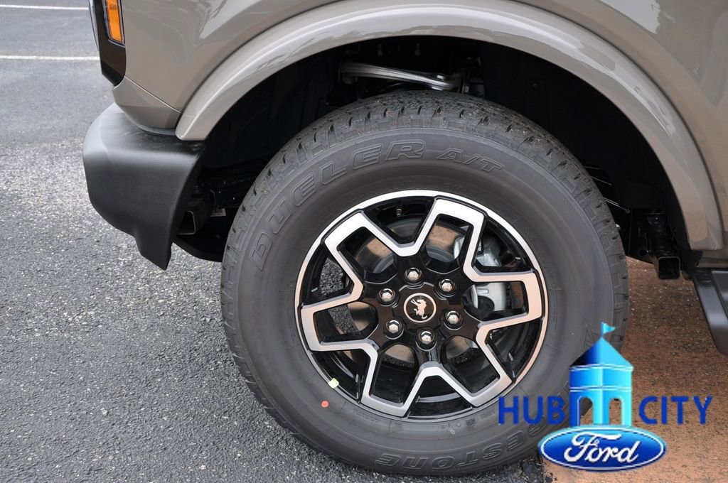 New 2026 Ford Bronco Outer Banks image 9