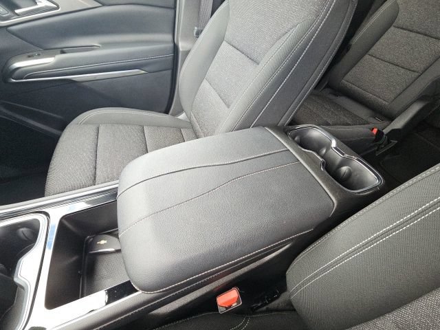 Used 2025 Chevrolet Traverse LT FWD image 28
