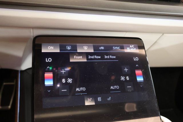 New 2026 Cadillac Vistiq Sport image 20