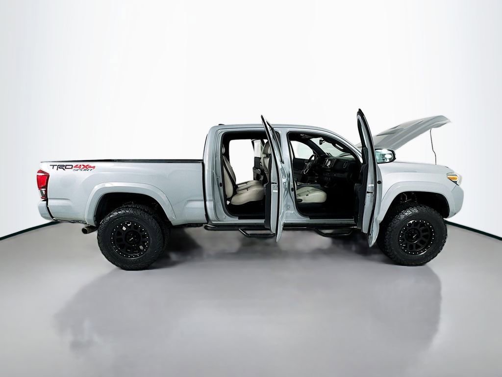 Used 2019 Toyota Tacoma TRD Sport w/ Exterior Package AWD/4WD image 24