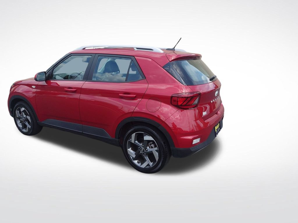 Certified 2023 Hyundai Venue Limited FWD image 4