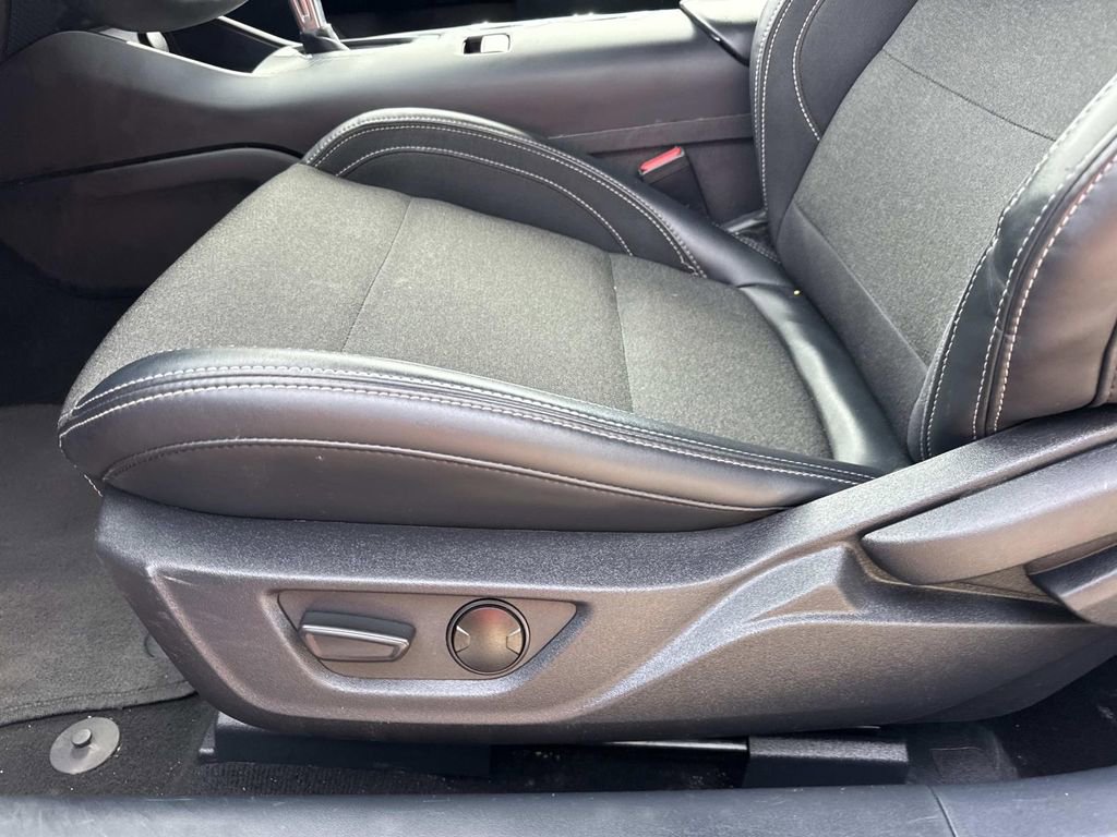 Used 2024 Ford Mustang Convertible image 9