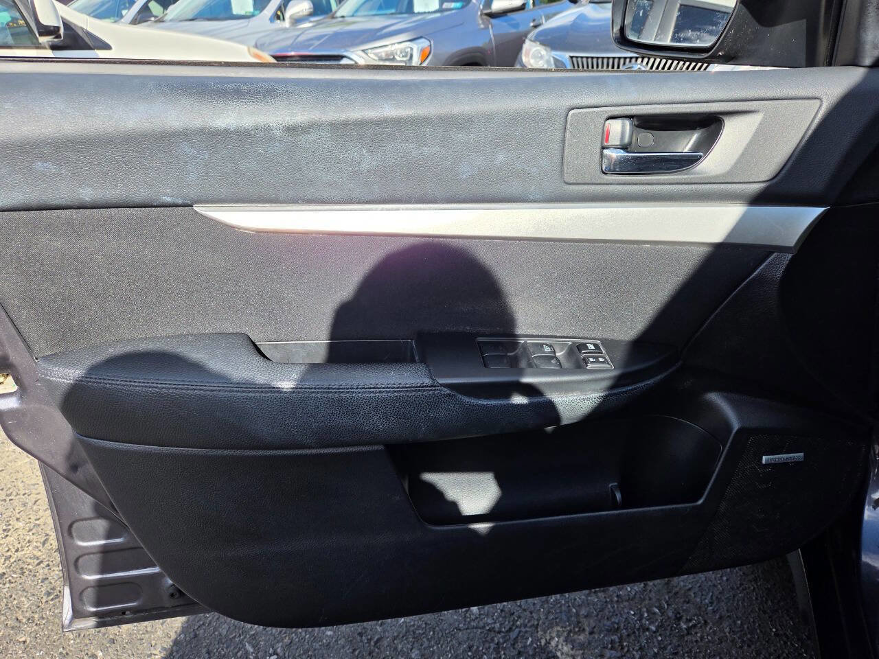 Used 2010 Subaru Outback 2.5i Premium AWD/4WD image 15