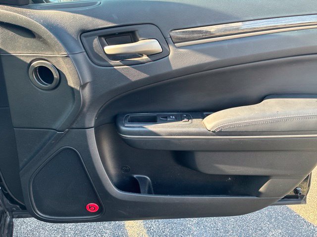 Used 2013 Chrysler 300 C RWD image 5
