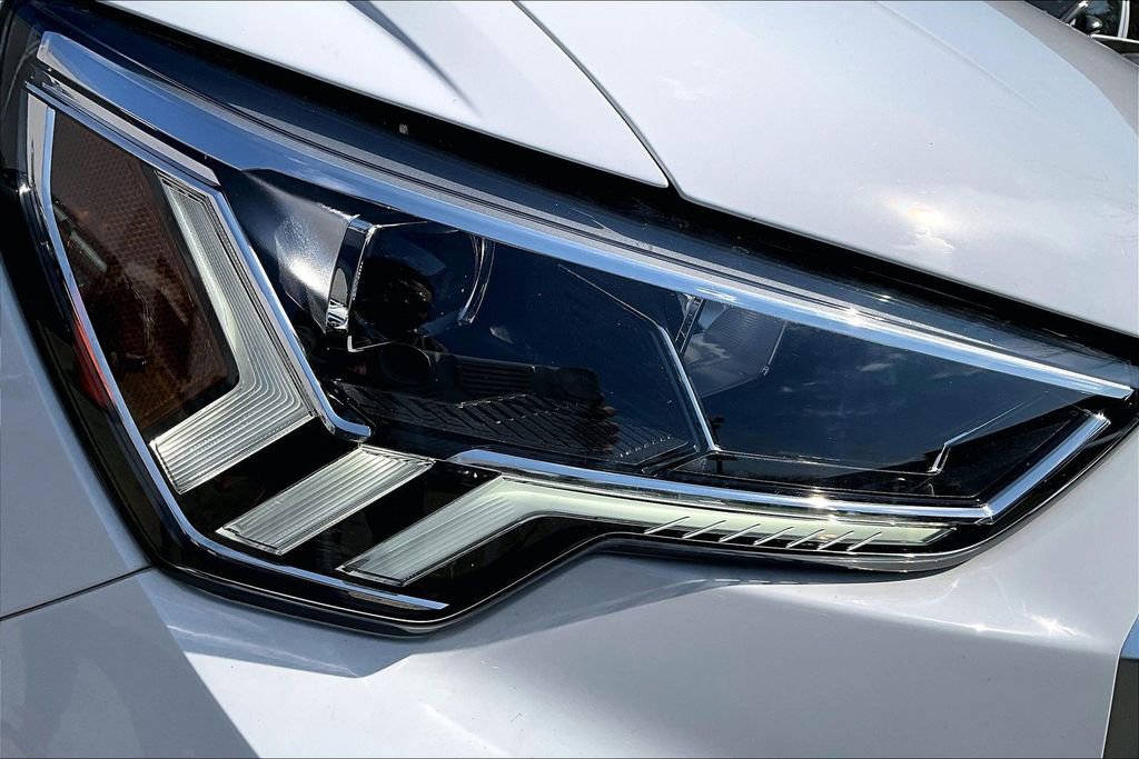 Used 2023 Audi Q3 2.0T Premium w/ Convenience Package AWD/4WD image 32