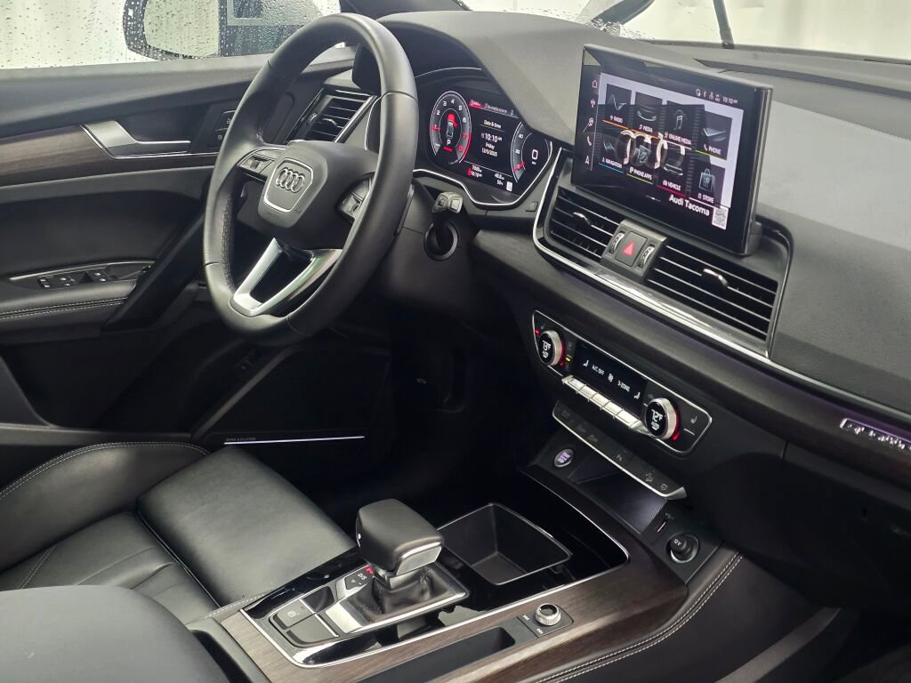 Certified 2025 Audi Q5 2.0T Premium Plus image 28