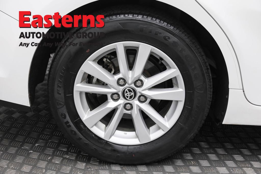 Used 2025 Toyota Camry LE image 30