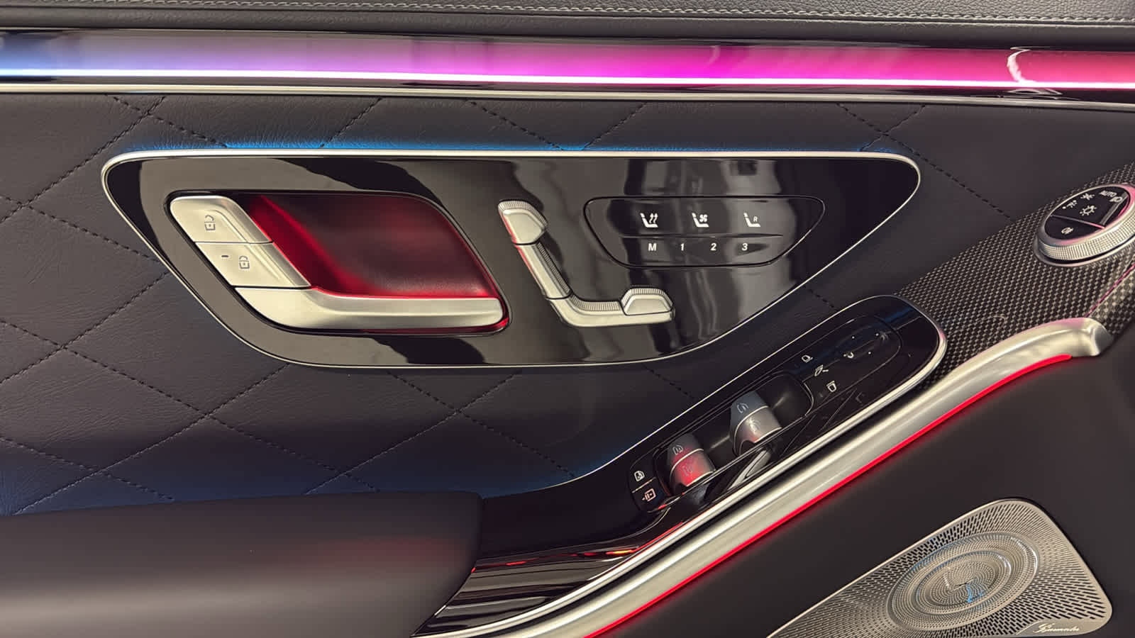 New 2025 Mercedes-Benz S 580e 4MATIC Sedan image 16