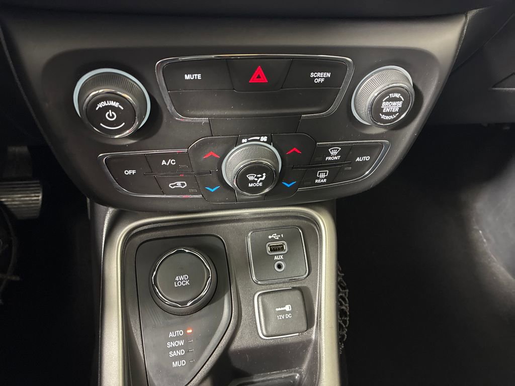 Used 2020 Jeep Compass Latitude image 21