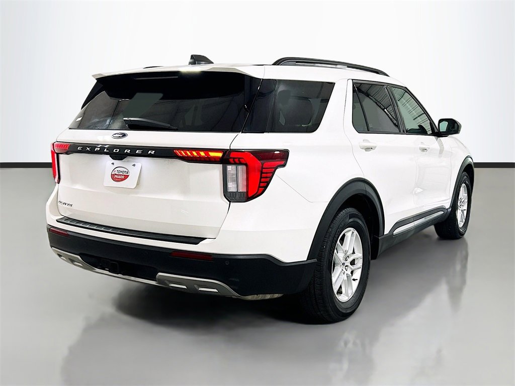 Used 2025 Ford Explorer Active w/ Active Comfort Package image 4