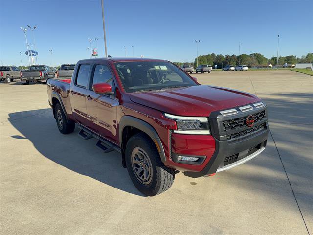 Used 2025 Nissan Frontier PRO-4X AWD/4WD image 2