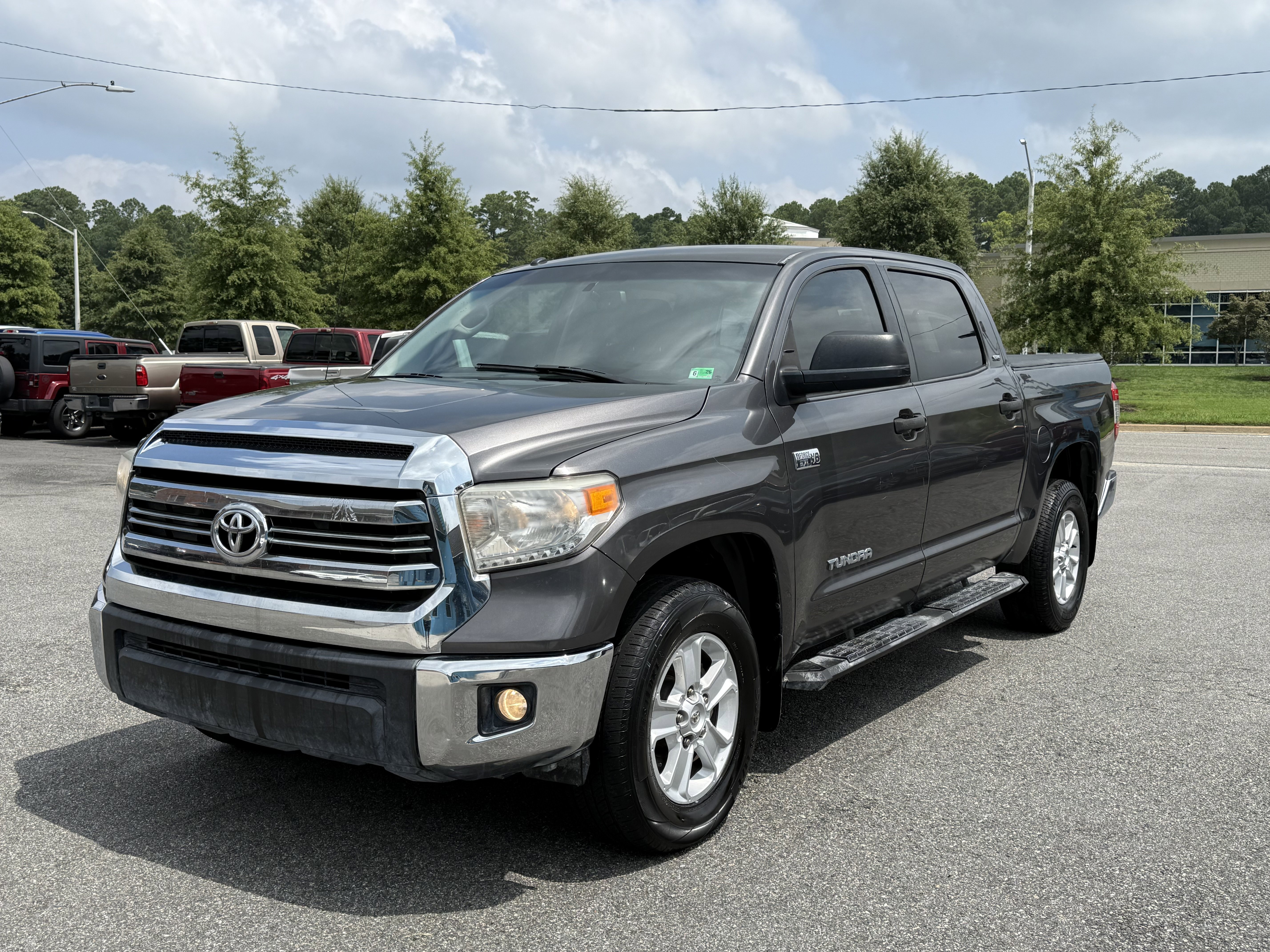 Used 2016 Toyota Tundra SR5 w/ SR5 Upgrade Package