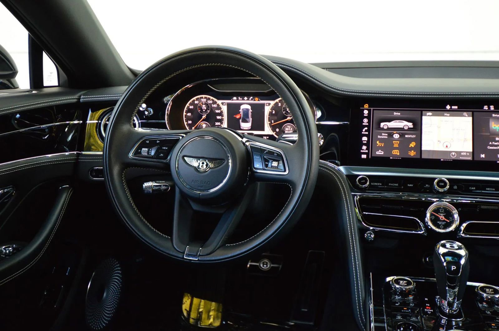Used 2022 Bentley Flying Spur V8 image 33