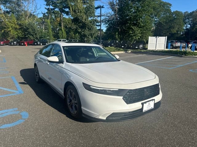 Used 2023 Honda Accord EX image 10