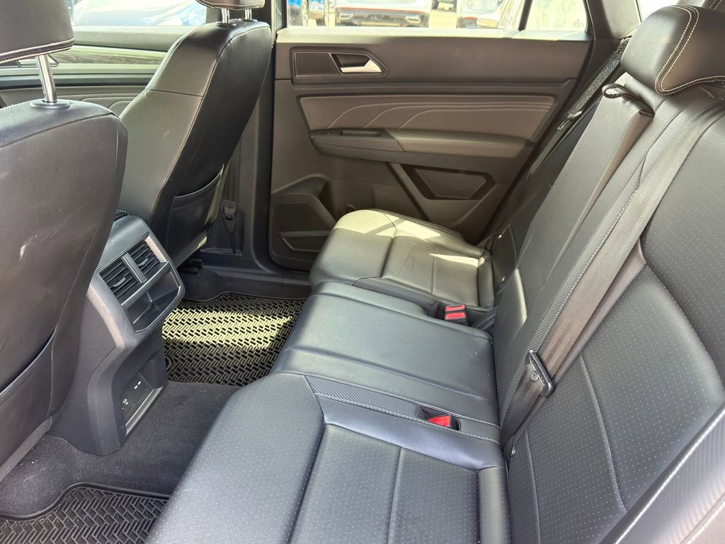 Used 2023 Volkswagen Atlas Cross Sport SE w/ Black Wheel Package image 28