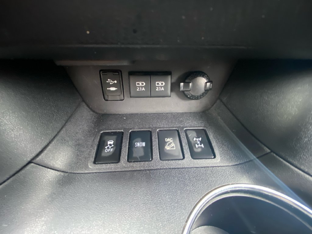 Used 2018 Toyota Highlander Limited AWD/4WD image 23