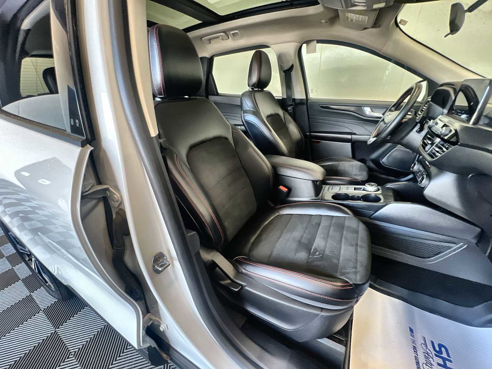 Used 2022 Ford Escape SEL image 26