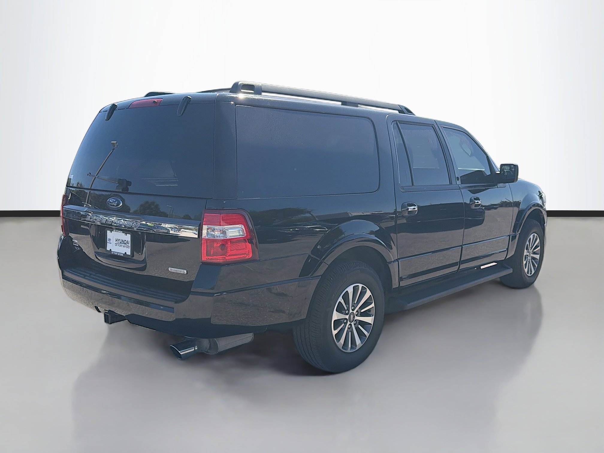 Used 2017 Ford Expedition EL XLT image 3
