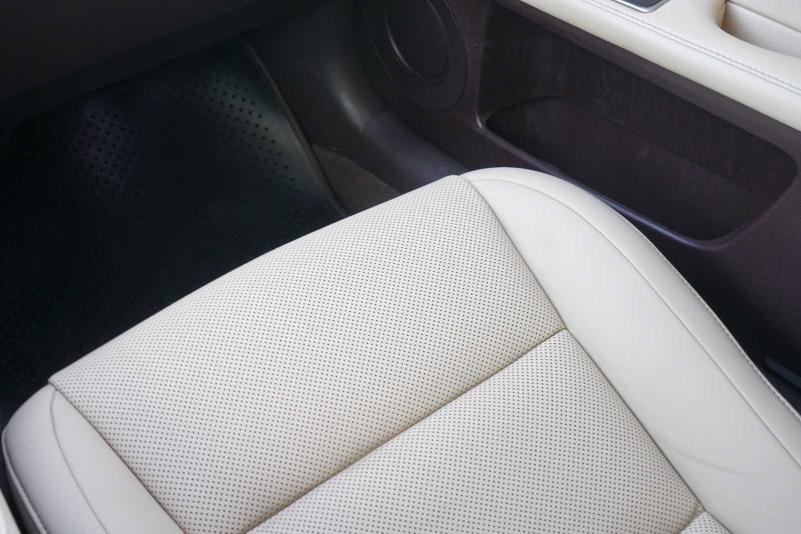 Used 2016 Lexus ES 300h w/ Premium Package w/Wood Trim FWD image 24