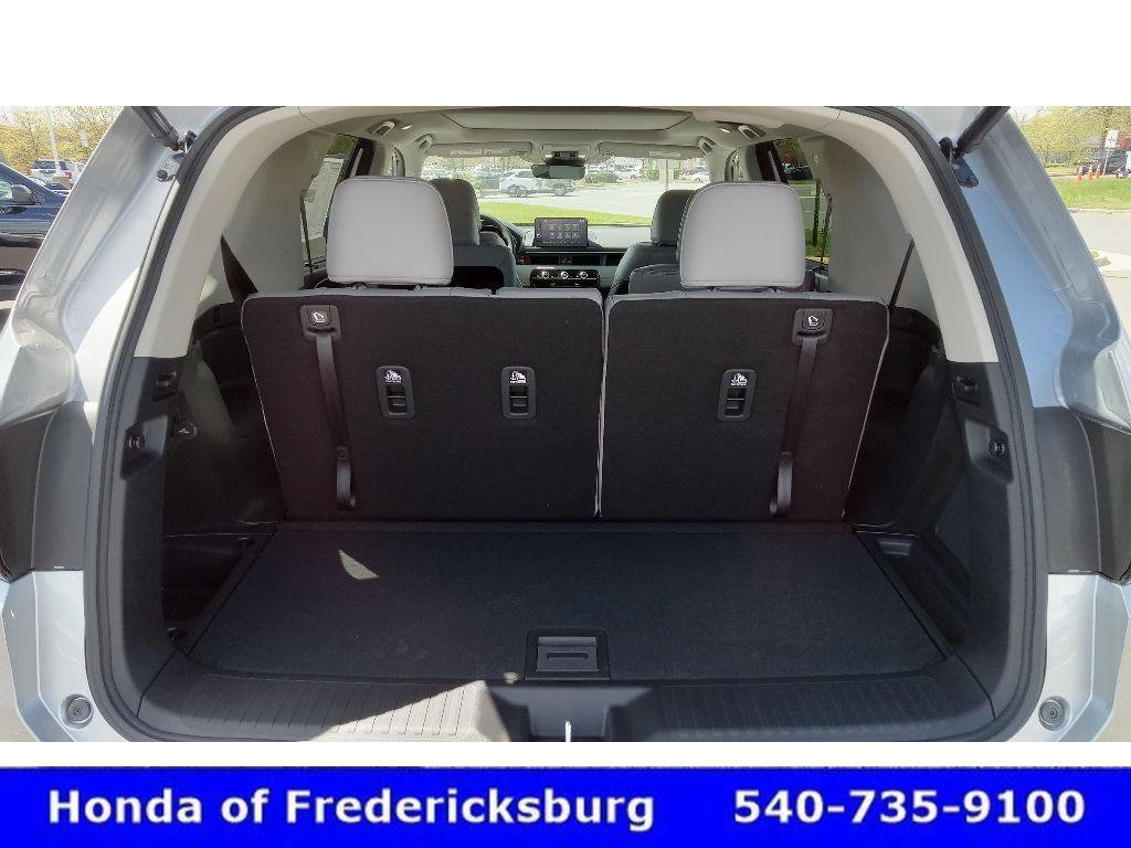 Certified 2025 Honda Pilot Touring image 38