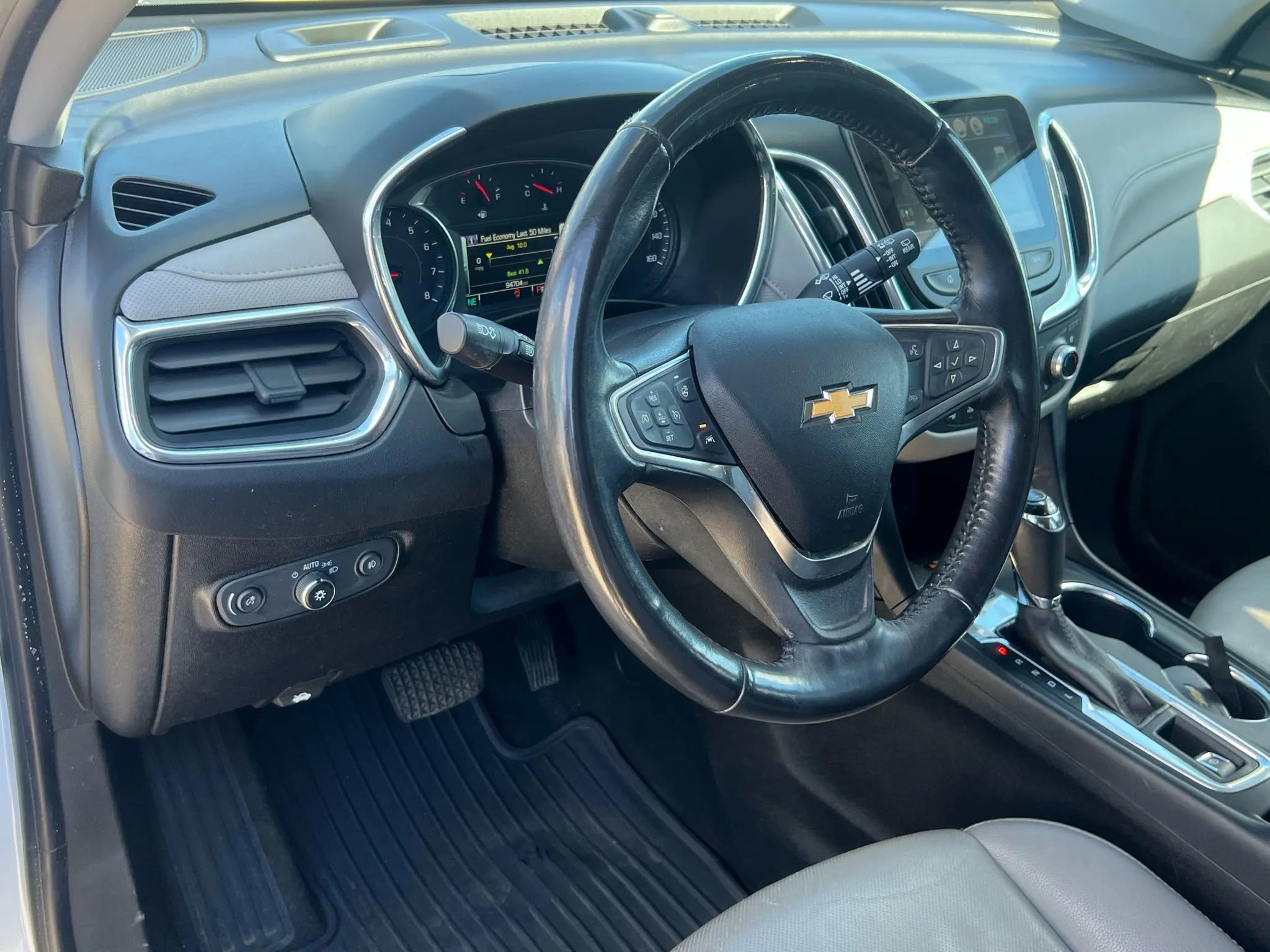 Used 2018 Chevrolet Equinox Premier w/ LPO, Cargo Package AWD/4WD image 24