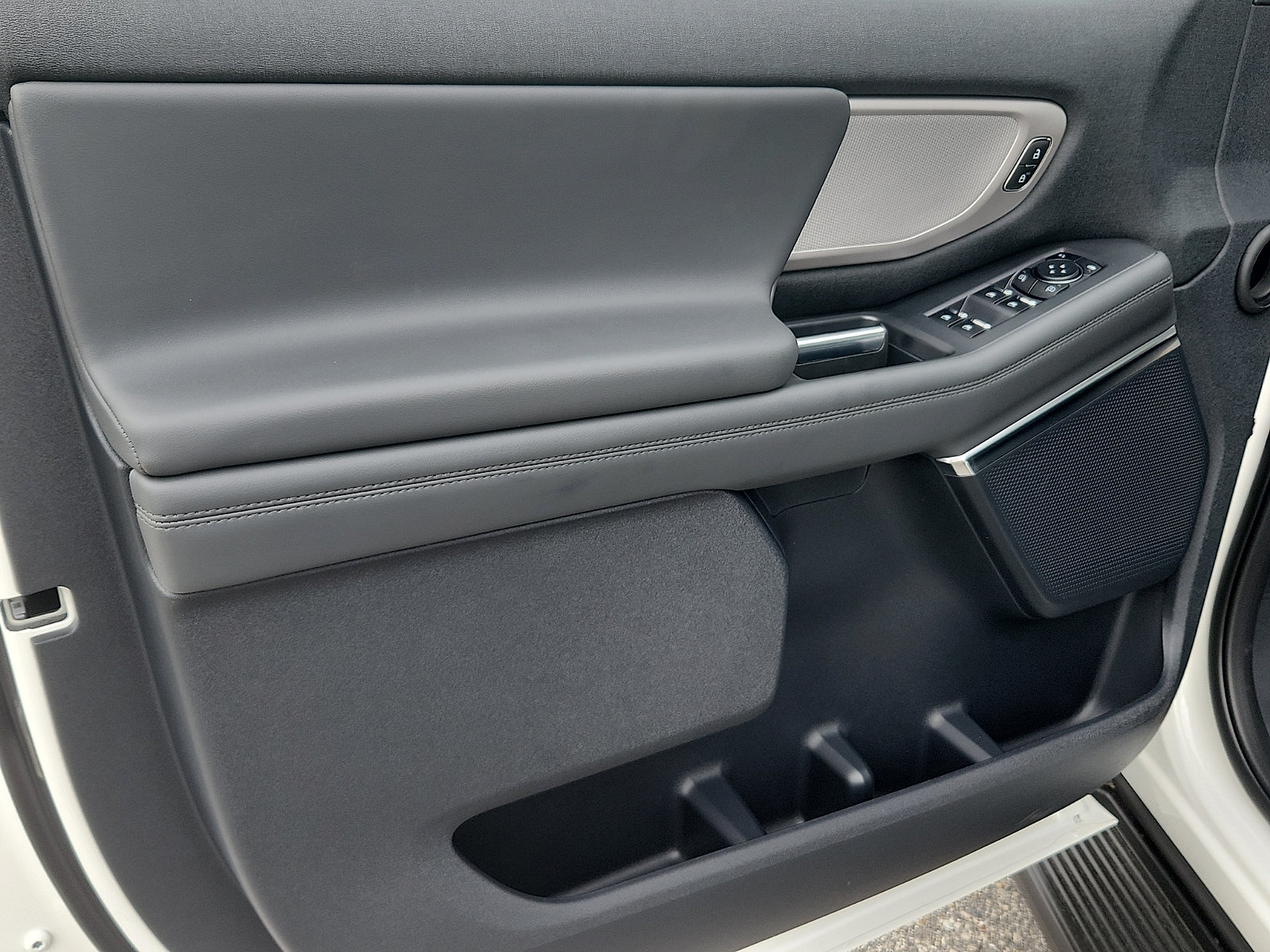 New 2026 Ford Expedition Active AWD/4WD image 9