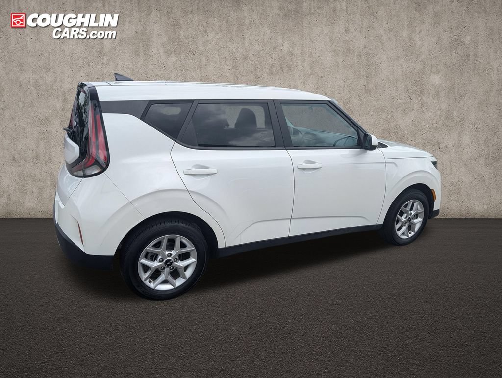 New 2024 Kia Soul LX w/ Option Group 015 FWD image 8