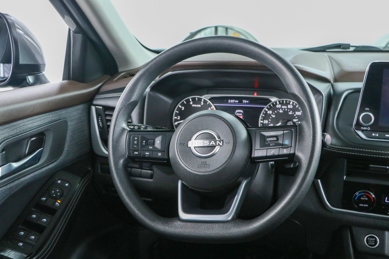 Used 2023 Nissan Rogue SV AWD/4WD image 12
