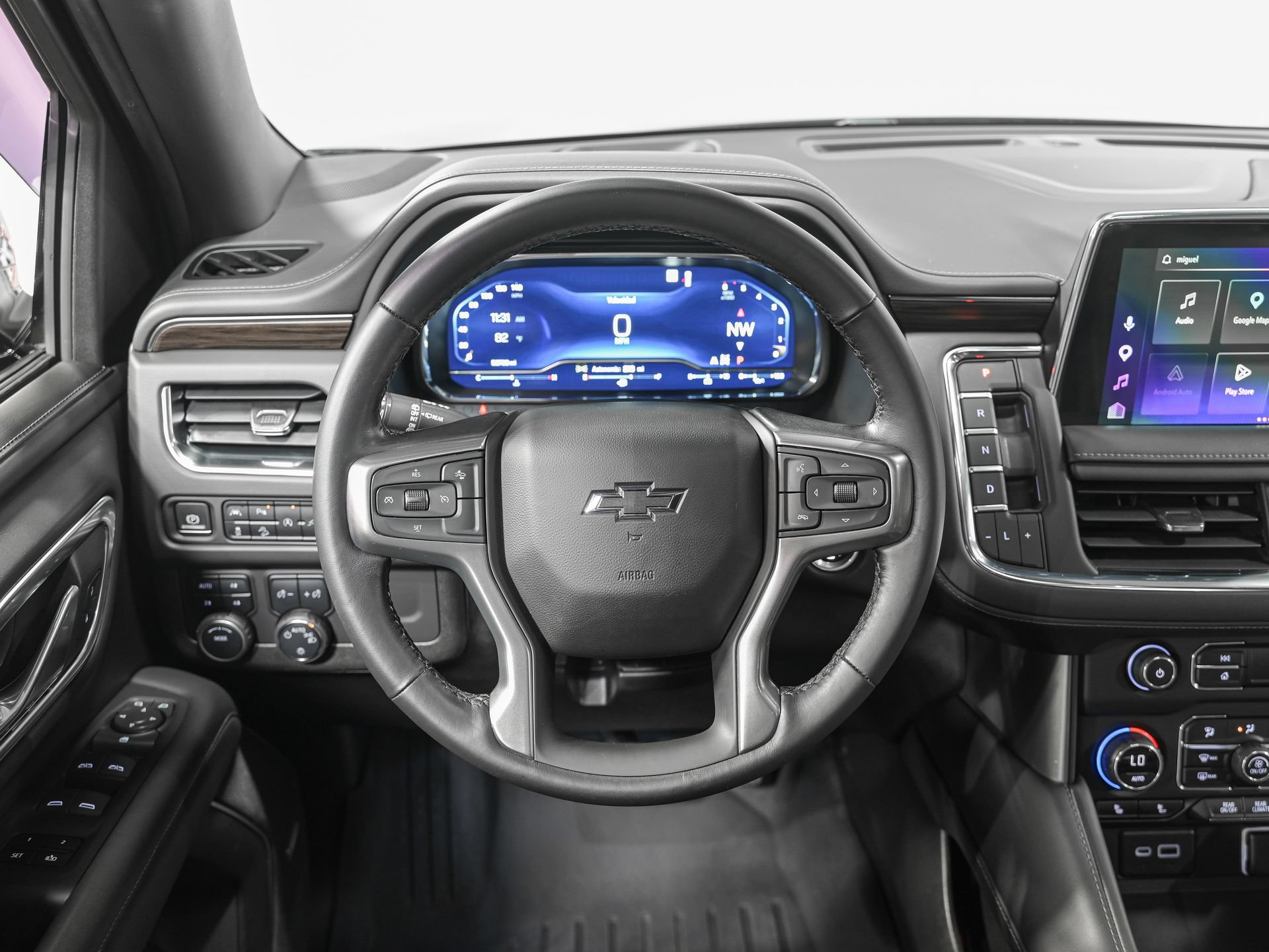 Used 2022 Chevrolet Suburban Z71 AWD/4WD image 17