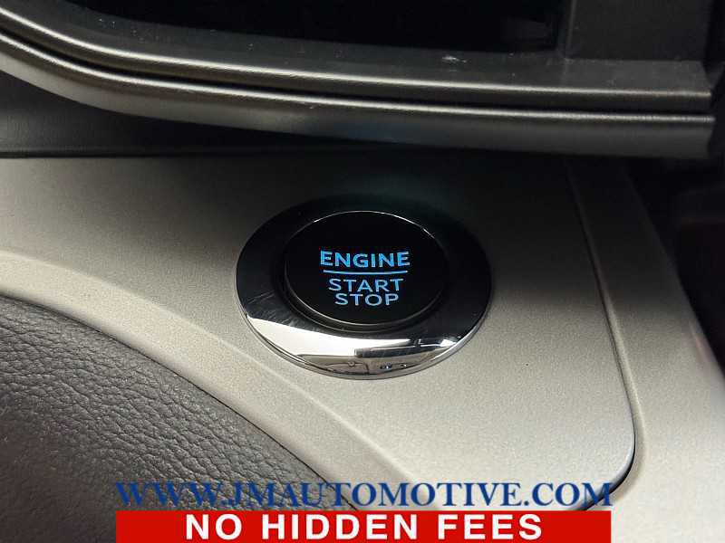 Used 2023 Ford Explorer XLT AWD/4WD image 43