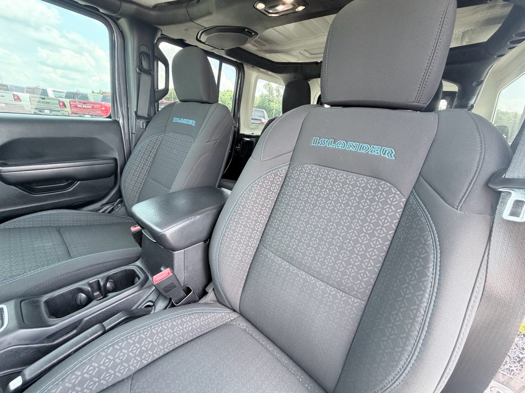 Used 2021 Jeep Wrangler Unlimited Sport AWD/4WD image 22