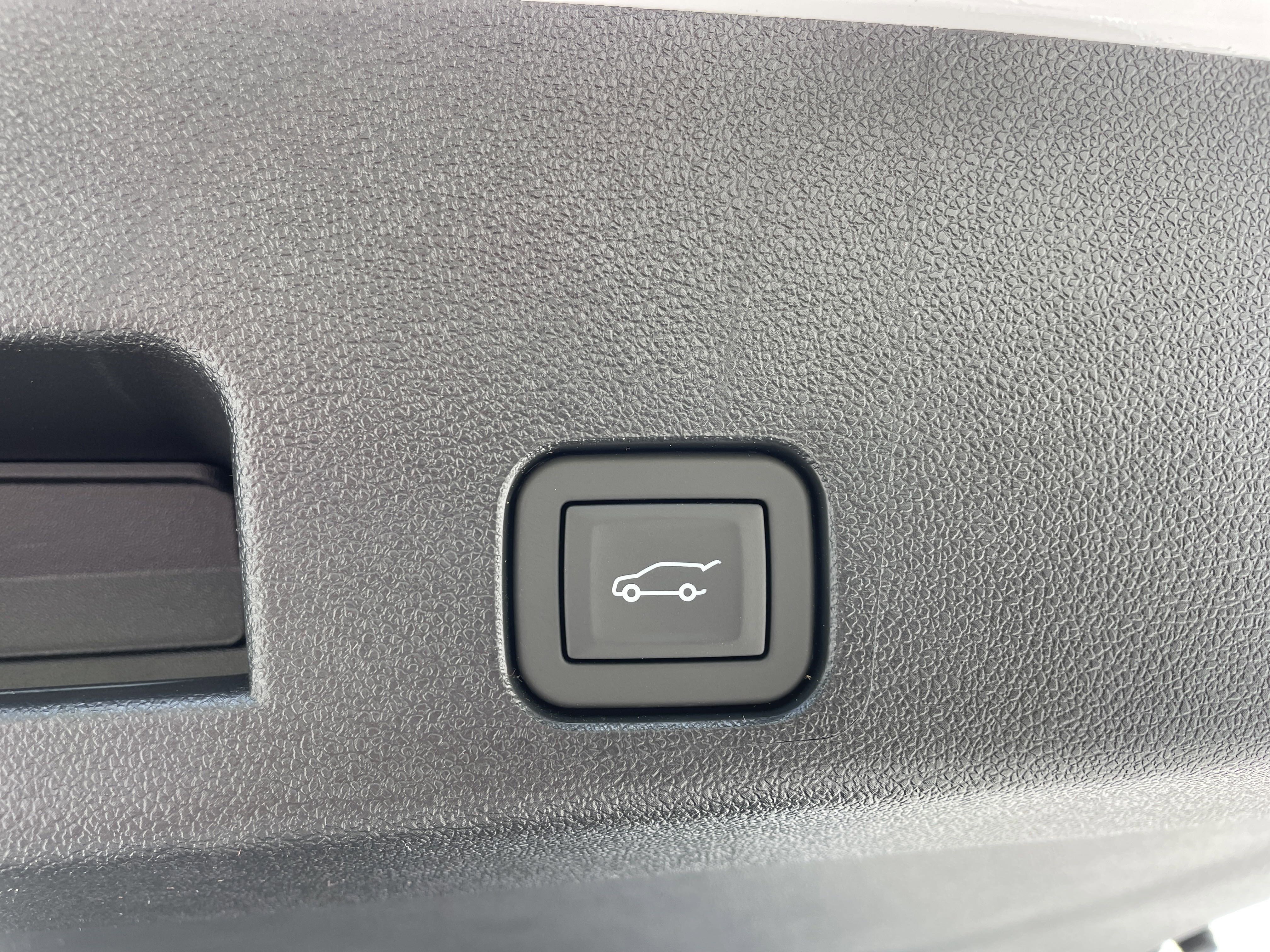 New 2025 GMC Acadia Elevation image 7