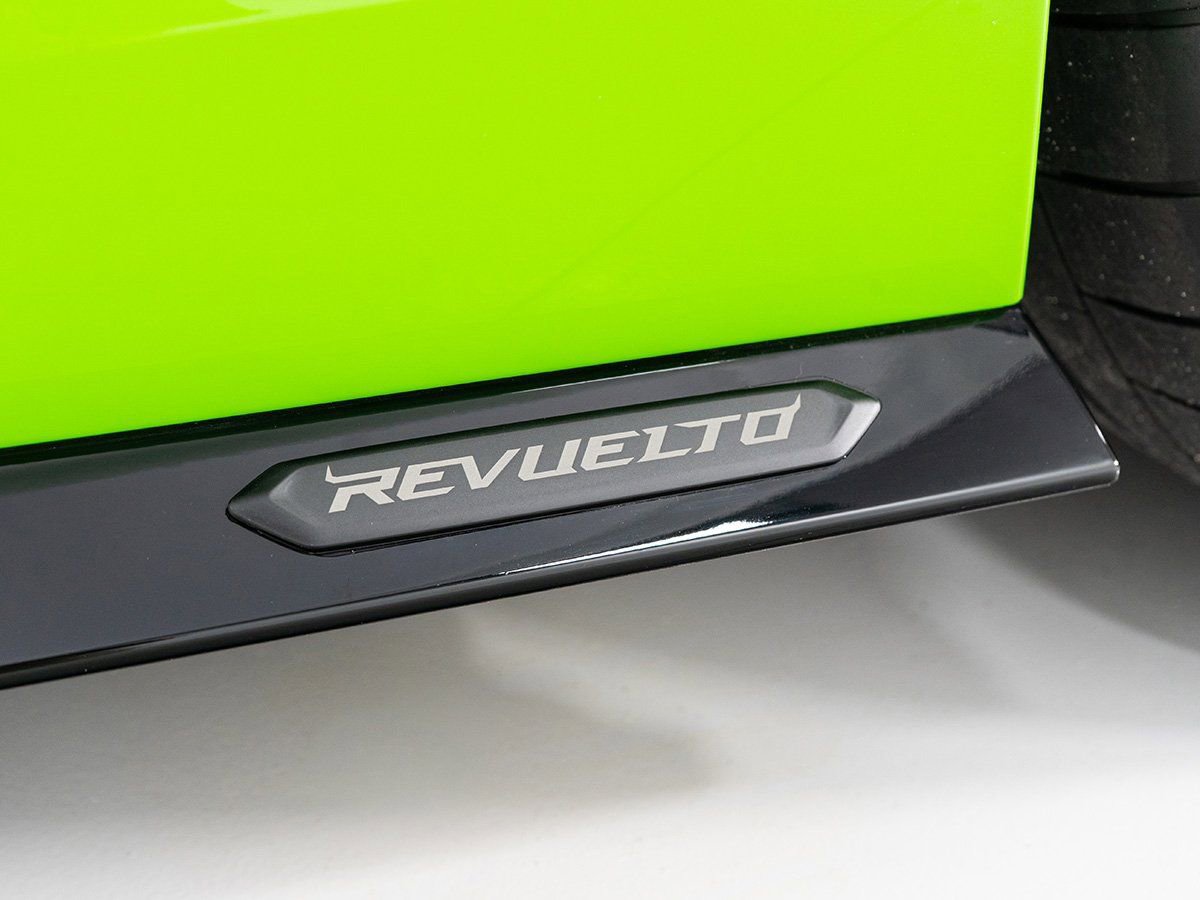 Used 2024 Lamborghini Revuelto image 40