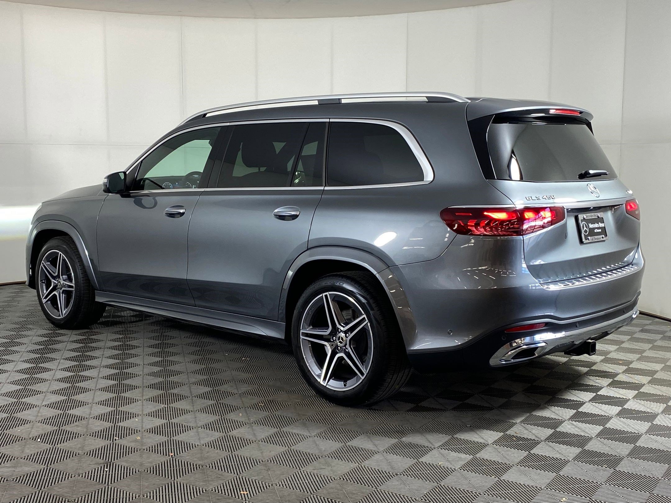 New 2025 Mercedes-Benz GLS 450 4MATIC image 3