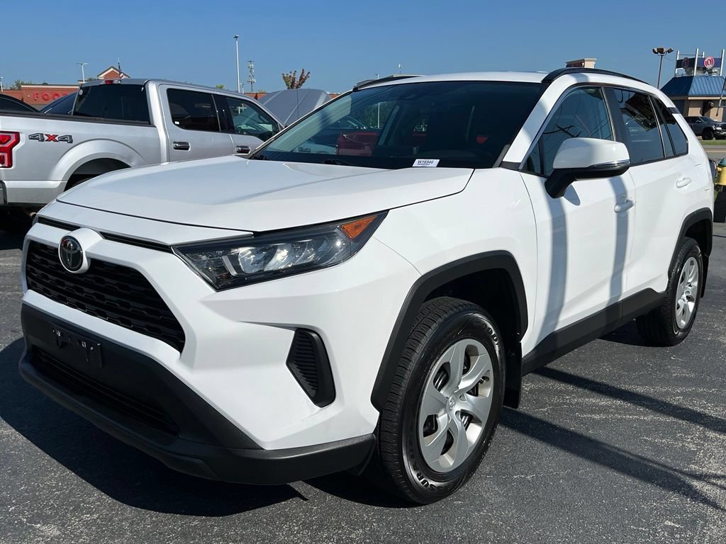 Used 2021 Toyota RAV4 LE FWD image 3