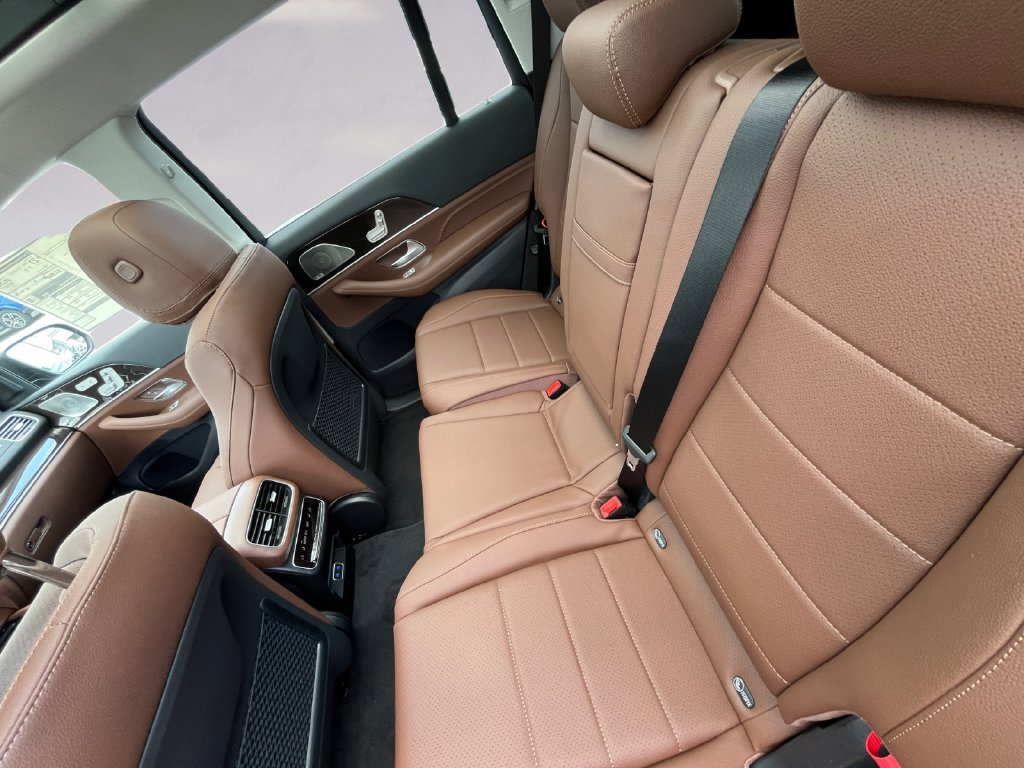 New 2026 Mercedes-Benz GLS 450 4MATIC image 8