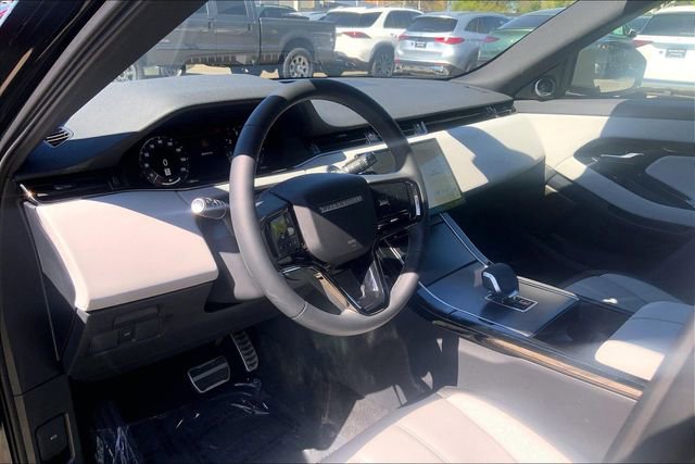 Used 2026 Land Rover Range Rover Evoque Dynamic SE AWD/4WD image 14
