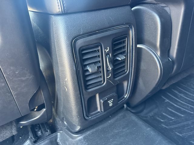 Used 2021 Jeep Grand Cherokee Laredo X AWD/4WD image 34