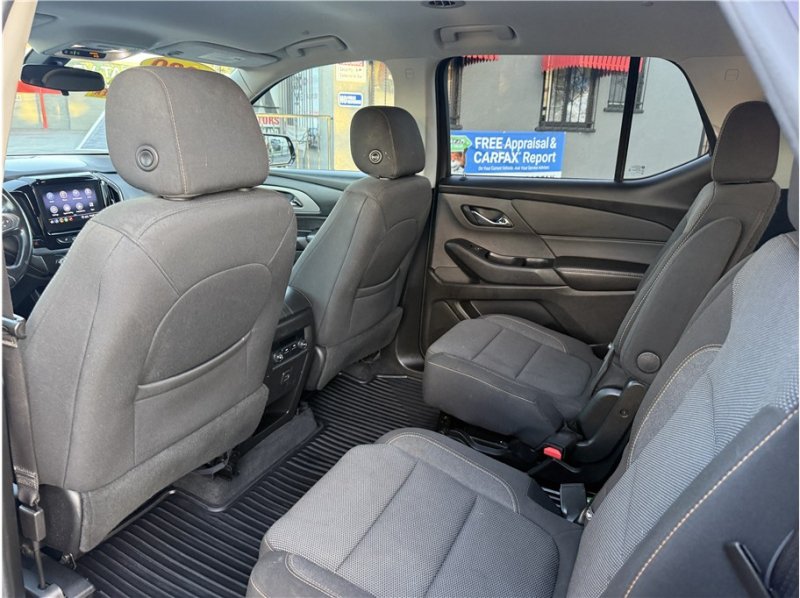 Used 2020 Chevrolet Traverse LT FWD image 21